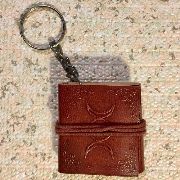 Triple Moon Mini Leather Journal On Keychain - Picture 4 of 8